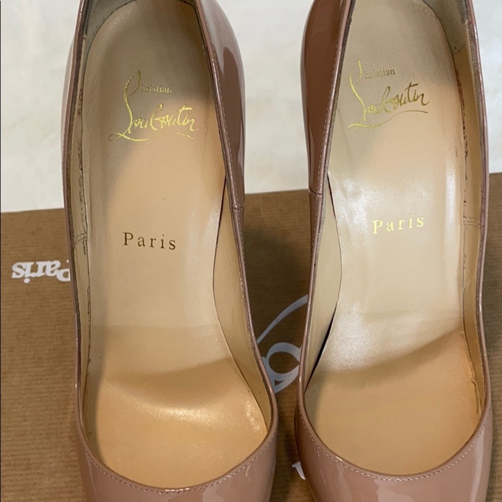 Christian Louboutin So Kate Heels - Picture 7 of 11